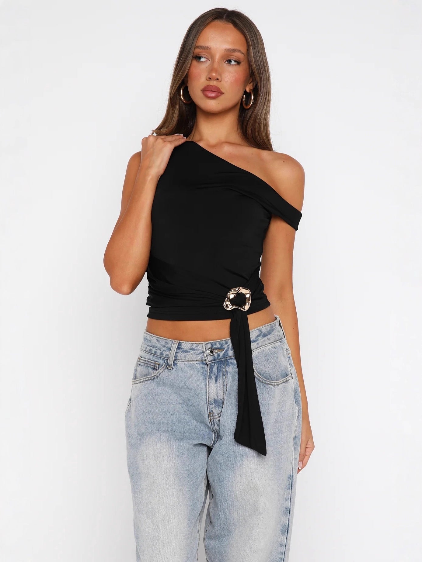 New European and American style women's clothing, fashionable and sexy one-shoulder neckline slim-fitting top